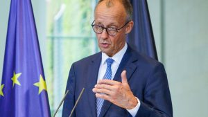 Verkehr: Merz gegen strenge CO2-Regeln für Firmenwagen