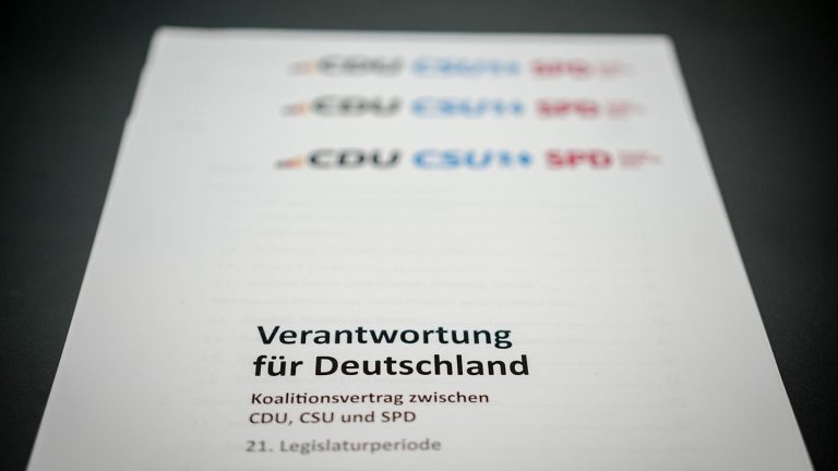 Koalition: Paragraf 218: Schwarz-Rot debattiert über Koalitionsvertrag