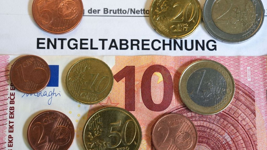 Einkommen: Weniger als 2.750 Euro Lohn für jeden Dritten in Brandenburg