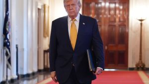 Weißes Haus gegen Zeitung: Nach Epstein-Artikel: US-Zeitung darf nicht auf Trump-Reise