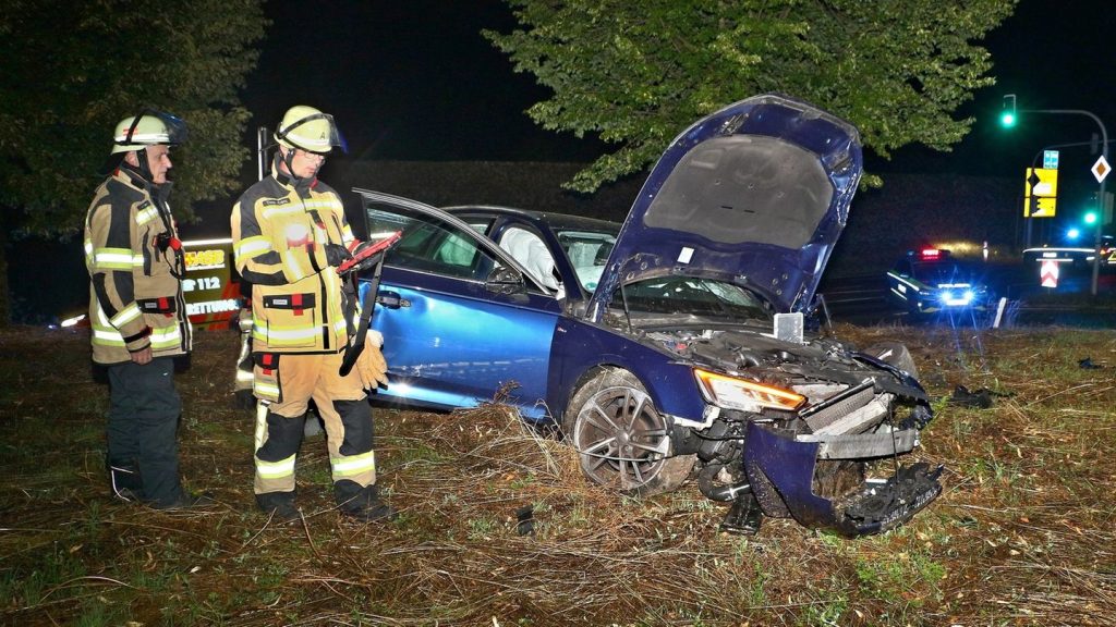 Nächtliche Verfolgungsjagd: 13-Jähriger und 15-Jähriger fliehen in gestohlenem Auto