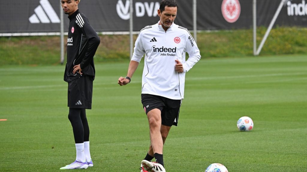 Fußball: Frankfurt ohne Ekitiké in die USA - Transfer vor Vollzug