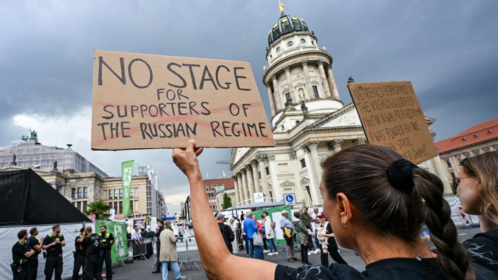 Musikfestival: Proteste gegen Netrebko-Konzert in Berlin