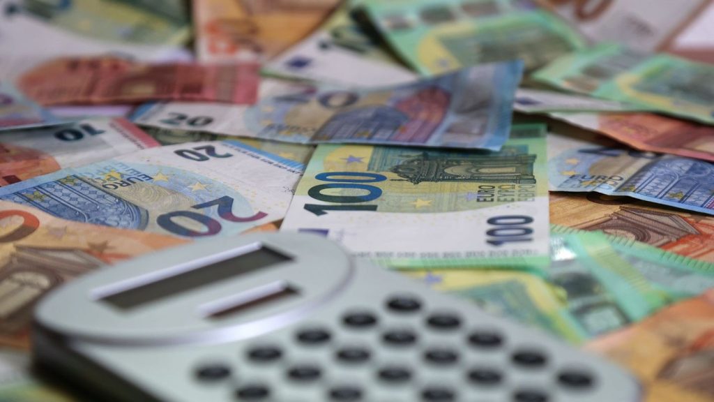 Haushaltsberatung: Schwierige Etatplanung - MV muss Mindereinnahmen verkraften