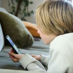 Suchtverhalten: Jugendliche immer länger im Internet unterwegs