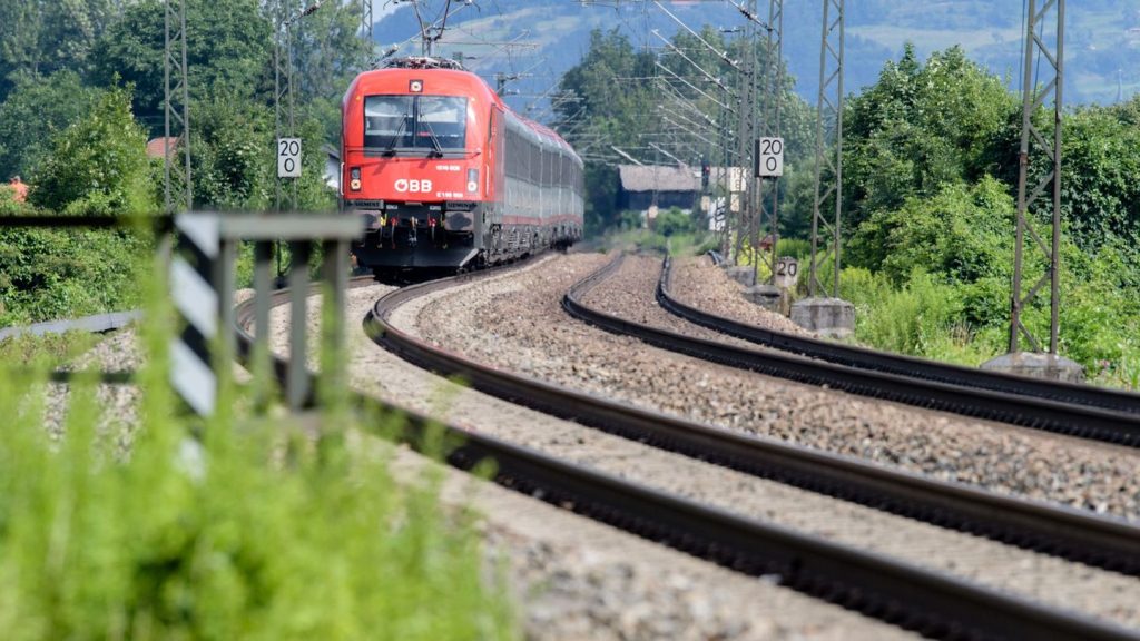 Bauarbeiten im August: Ausfälle und Umleitungen auf Bahnstrecke München-Salzburg