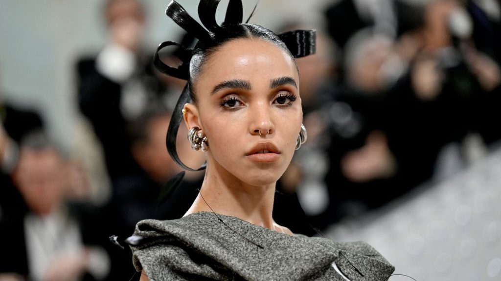 Außergerichtliche Einigung: FKA Twigs zieht Klage gegen Ex-Freund Shia LaBeouf zurück
