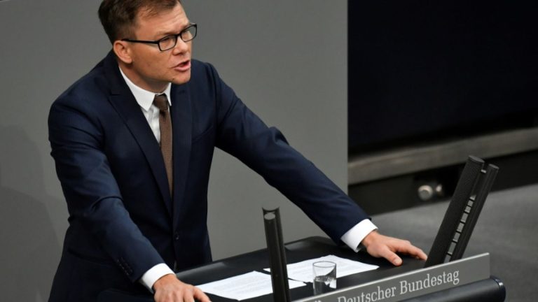 Schneider erwartet Festhalten von Merz an Klimazielen