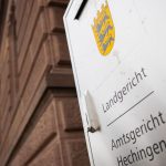 Prozess: Fahrlehrer soll sich an seinen Schülerinnen vergangen haben