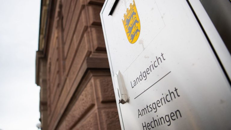 Prozess: Fahrlehrer soll sich an seinen Schülerinnen vergangen haben