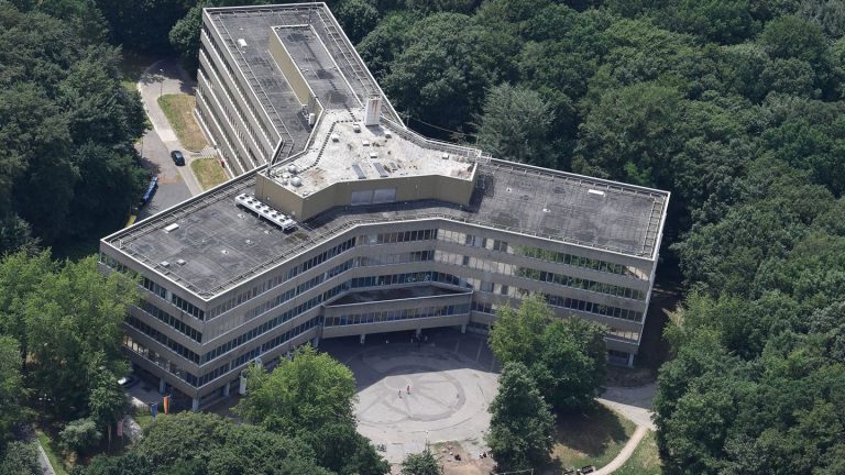 Oberverwaltungsgericht: Gericht bestätigt Suspendierung der Ex-Bamf-Leiterin