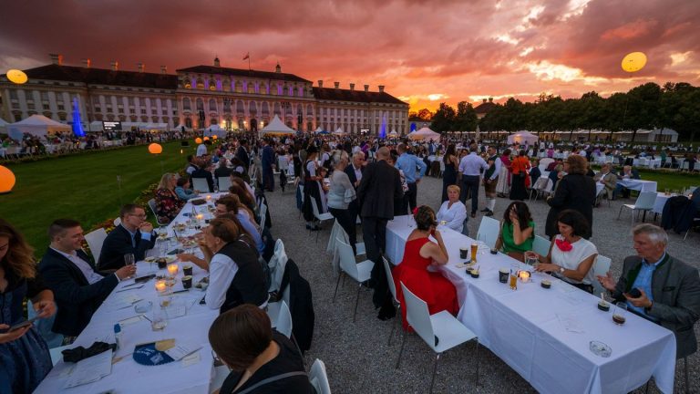 Sommerfest: Landtags-Sommerempfang mit Prominenten und Ehrenamtlichem
