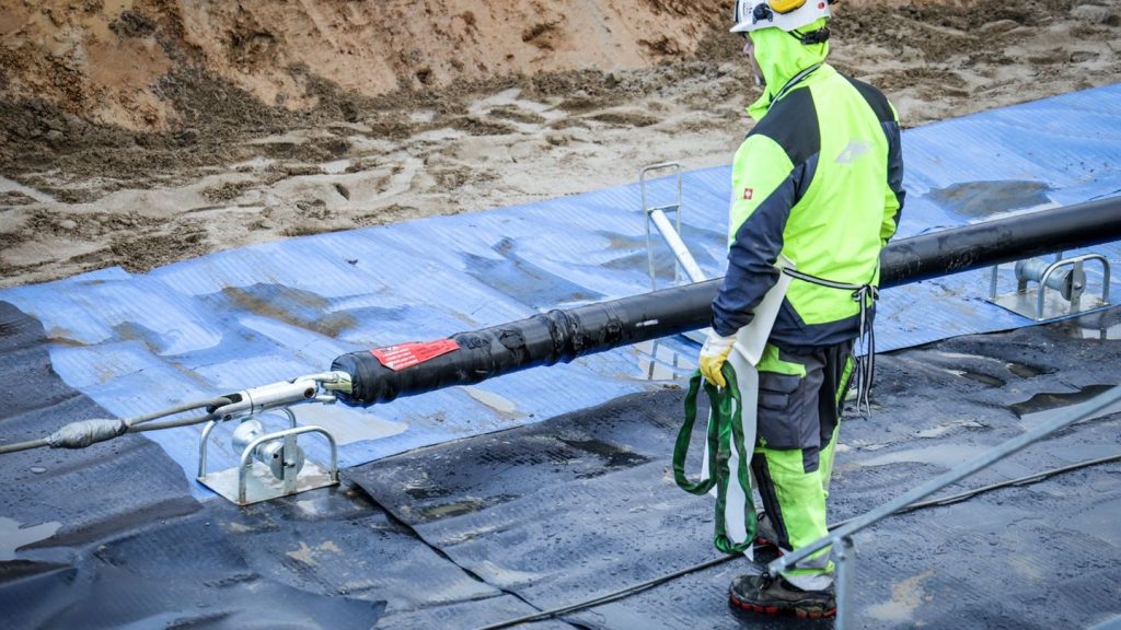 Stromnetz: Unternehmen: Stromtrasse SuedOstLink kommt voran