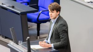 Abschiebeflug: Grüne: Abgeschobene jesidische Familie zurückholen