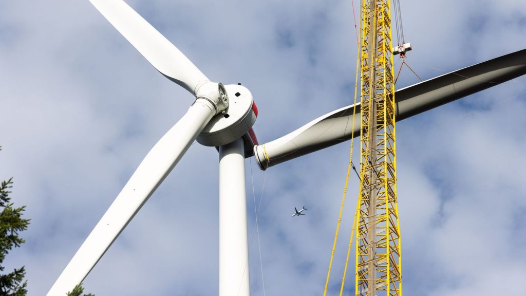 Erneuerbare Energien: Behörden: Anträge für neue Windräder steigen sprunghaft an