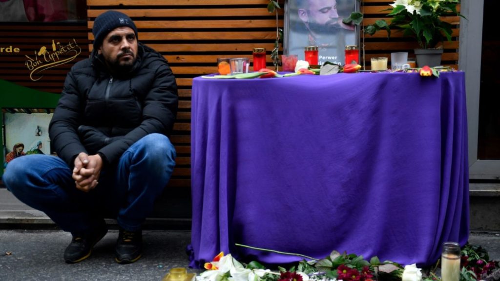 Drei Kurden in Paris getötet: Täter soll wegen rassistischen Mordes vor Gericht