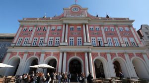 Finanzen: Rostock verhängt Haushaltssperre