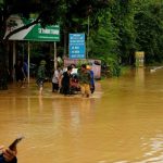 Überschwemmungen und beschädigte Häuser durch Tropensturm "Wipha" in Vietnam