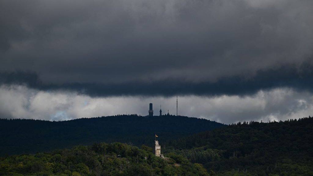 Wetteraussichten: Weiterhin Gewitter und Schauer in Hessen