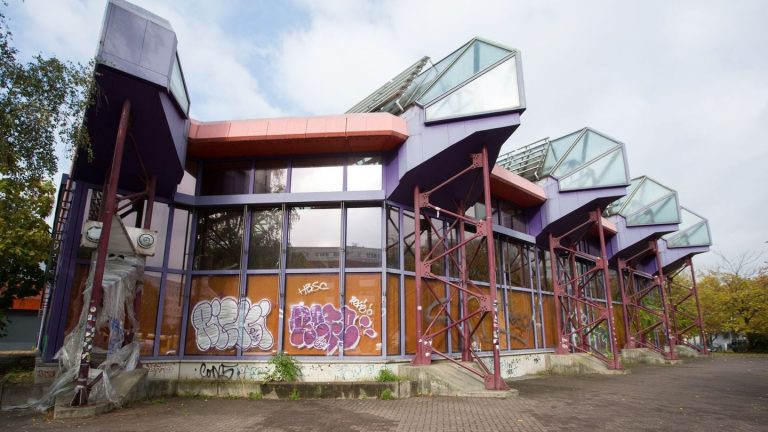 DDR-Geschichte: DDR-Erlebnisbad SEZ: Machbarkeitsstudie ist vergeben
