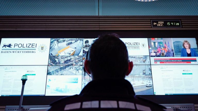 Streit um Späh-Programm: "Gotham" ohne Gesetz? Zoff um Palantir-Software für Polizei