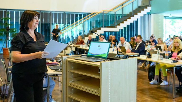 Spremberg: Debatte zu Vorgehen gegen Rechtsextremismus entbrannt