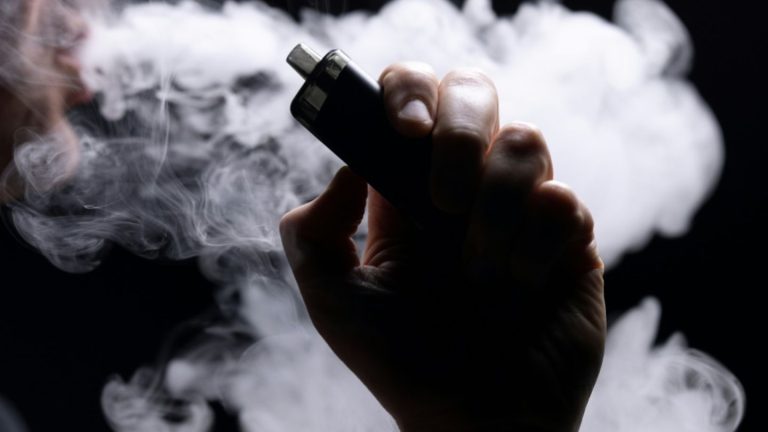 Mehrere Tonnen geschmuggelter Vapes: Illegaler Handel in NRW aufgedeckt