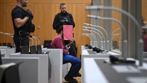 Staatsschutzverfahren: Frau von Messerangreifer emotional - Er veränderte sich