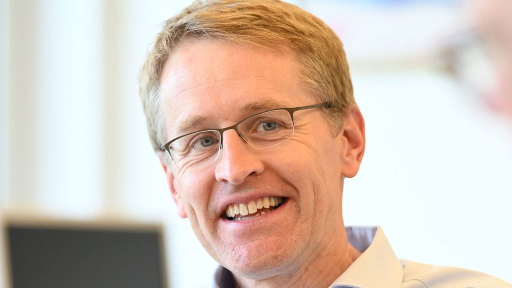 Bundesregierung: Günther: Merz gibt Deutschland wieder Gesicht und Haltung