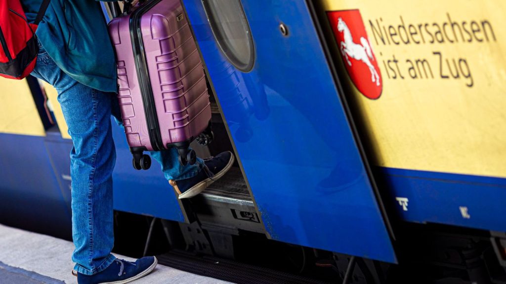 Personalmangel und wenig Züge: Zugausfälle und Verspätungen - LNVG kritisiert Bahnbetreiber