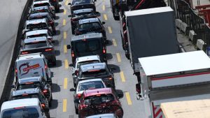 Reiseverkehr: Ferienbeginn im Norden - Staus rund um Hamburg erwartet