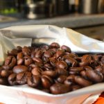 Lebensmittel: Beliebt bei Dieben - Geschäfte schließen Kaffee häufiger weg