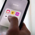 Digitale Partnersuche: Studie zu Online-Dating: Männer wollen hoch hinaus