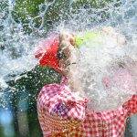 Kreis Biberach: Passanten aus fahrendem Auto mit Wasserbomben beworfen