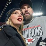 Leute: Footballstar Kelce postet erstmals Fotos mit Taylor Swift