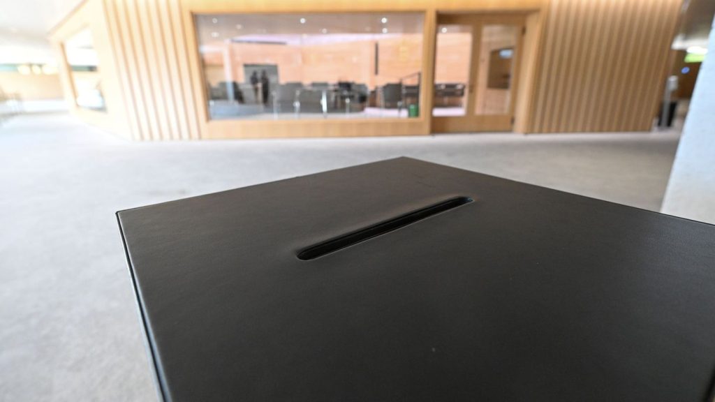 Symbol auf Stimmzettel: Nach Hakenkreuz-Skandal im Landtag - Ermittlungen laufen