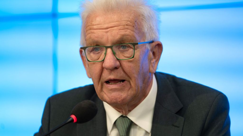 Zugunglück: Kretschmann zeigt sich erschüttert von Zugunglück