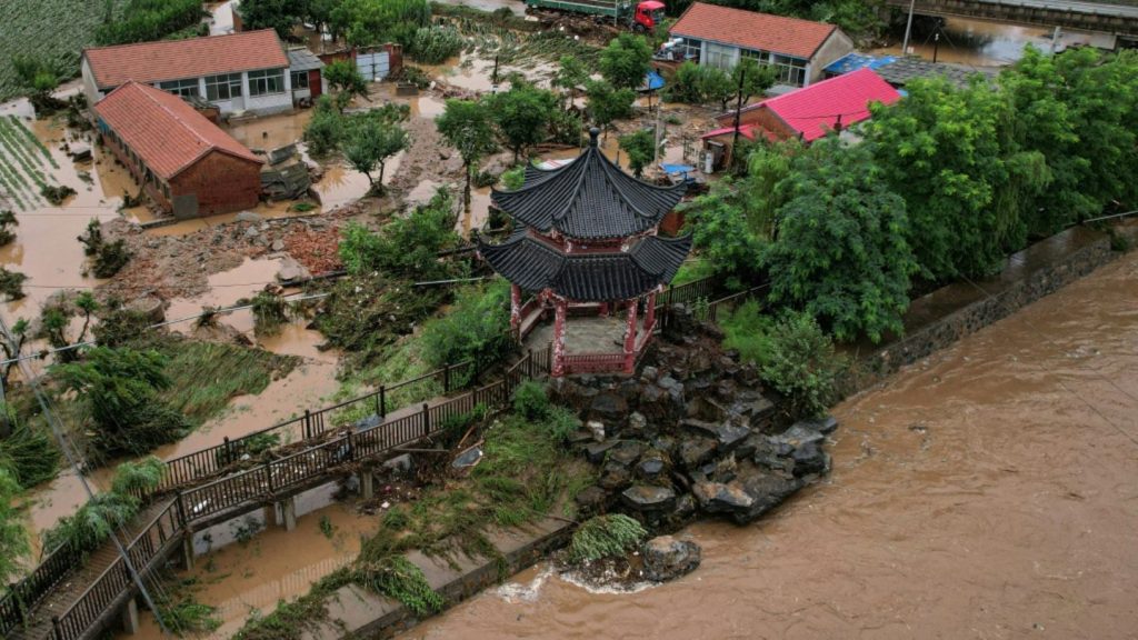 Staatsmedien: Mindestens vier Tote bei Erdrutsch durch Starkregen in China