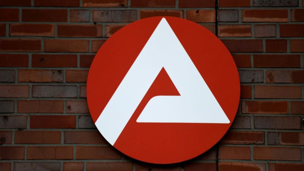 Arbeitslosigkeit steigt mit beginnender Sommerpause auf 6,3 Prozent