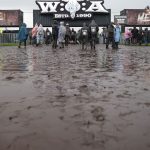 Musikfestival: Wacken im Schlamm – 3.000 Kubikmeter Hackschnitzel