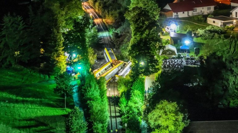 Mehrere Tote: Zugunglück in Baden-Württemberg: Was wir wissen – und was nicht
