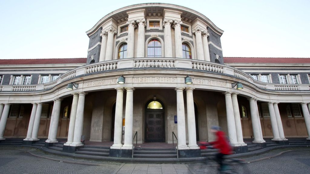 Verfassungsrichterwahl: Uni Hamburg prüft Hinweise zu Brosius-Gersdorfs Doktorarbeit