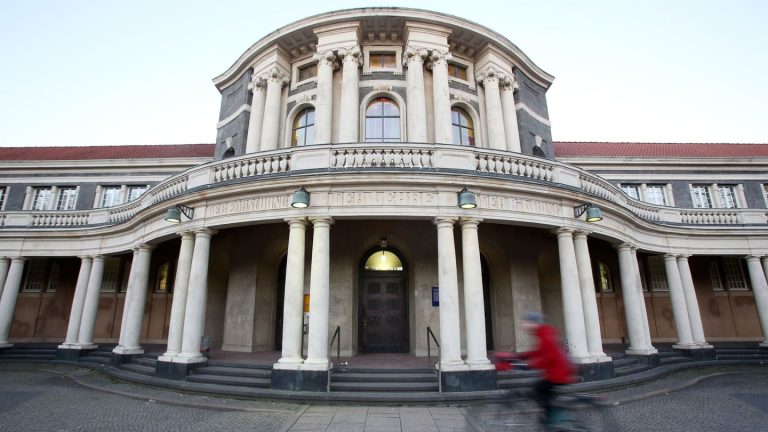 Verfassungsrichterwahl: Uni Hamburg prüft Hinweise zu Brosius-Gersdorfs Doktorarbeit