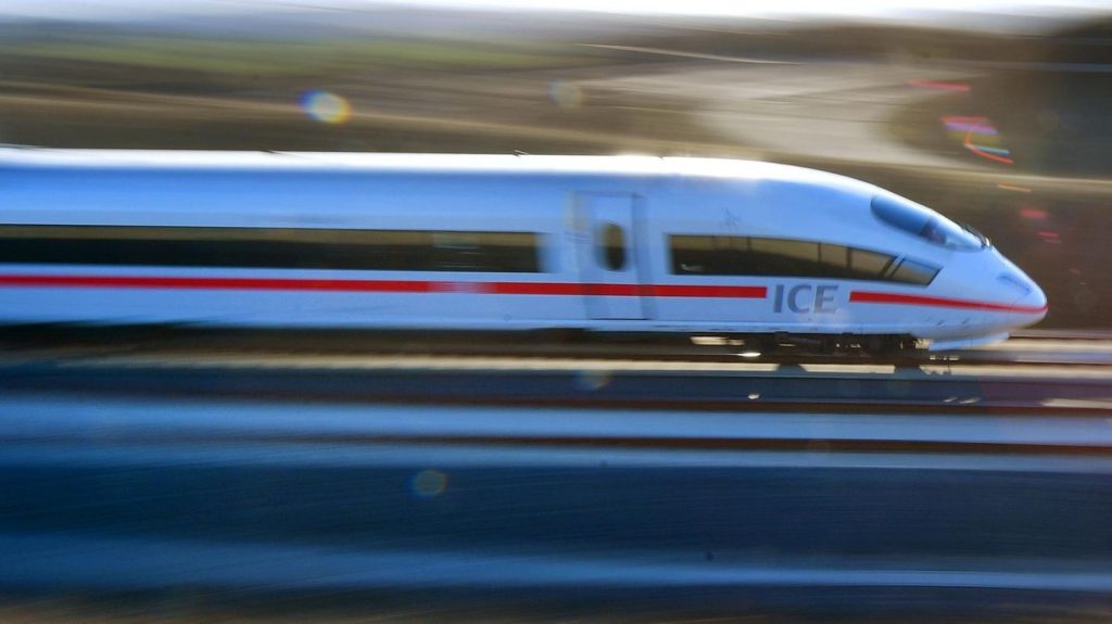Ziel erneut verfehlt: Bahn-Pünktlichkeit im Juni gefallen – Grafik zeigt prekäre Lage des Fernverkehrs