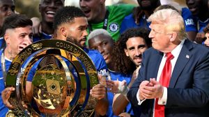 US-Präsident beim Finale: Trump sorgt auf Klub-WM-Siegerpodest für Irritationen