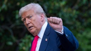 Bilanz nach sechs Monaten: Drohen, dealen, draufhauen: Was Trump im letzten halben Jahr geschafft hat
