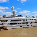 Diplomatischer Ärger: Yacht, Heli, Limousine: So pendelt Trumps neuer Top-Diplomat nach Rom