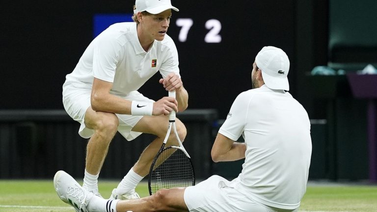 Tennis: Verletzungsdrama: Sinner in Wimbledon nach Aufgabe weiter