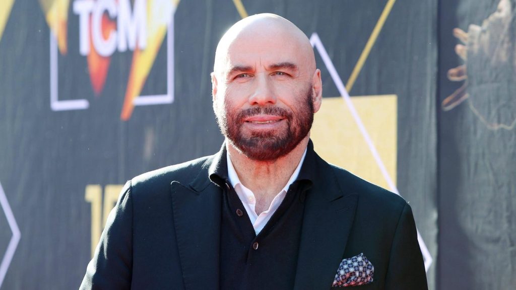 Rückwärtsaltern: John Travolta sieht mit 71 Jahren auf einmal wieder aus wie 35