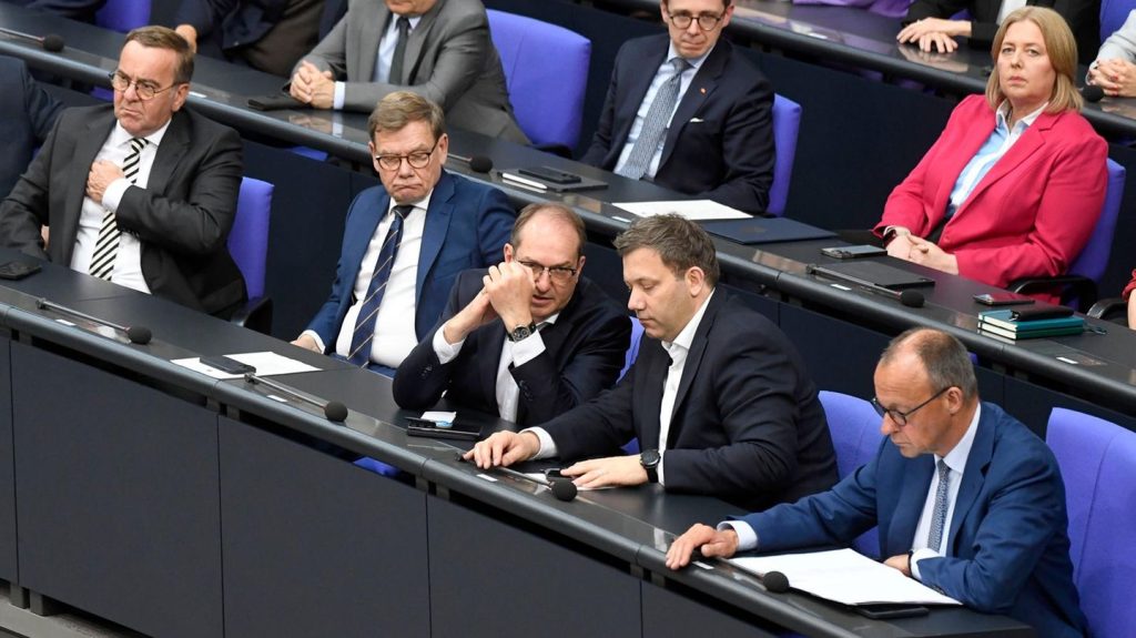 Forsa-Umfrage: Deutsche geben dem neuen Kabinett mäßige Noten – nur einer ragt heraus